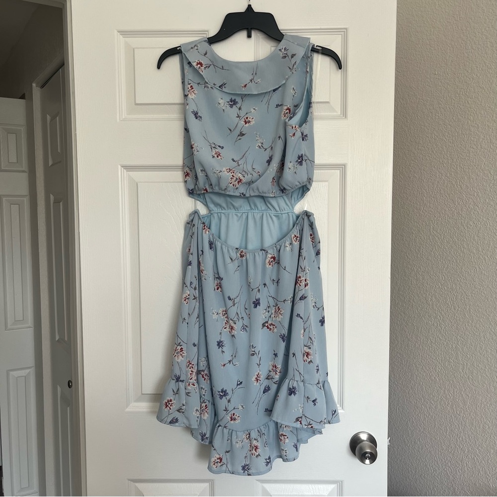 MOVING SALE 🎃 Paris to Jena Open Back Floral Ruffle Dress Large